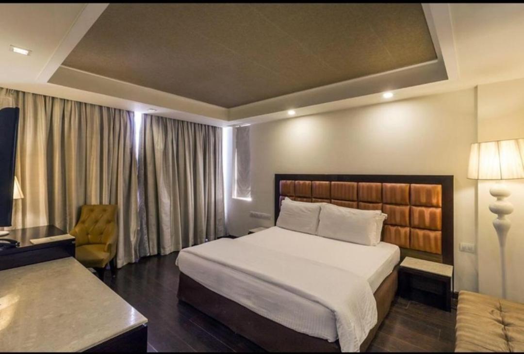 Madhuban Hotel , Нью-Делі Екстер'єр фото