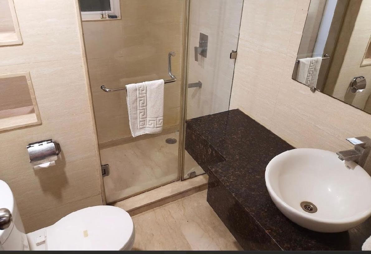 Madhuban Hotel , Нью-Делі Екстер'єр фото